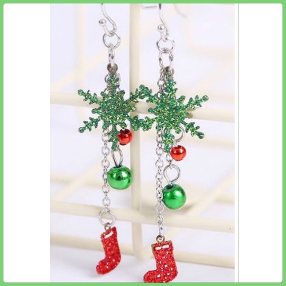 NEW Sparkling Dangle Red & Green Snowflake Whimsical Earrings - Picture 7 of 11